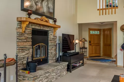 Entry Way - 55370 Silver Tip Ln, Idyllwild, CA 92549 photo 3 of 6