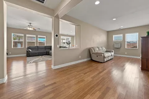 Living - 41367 Farmer Ct, Indio, CA 92203 photo 2 of 7