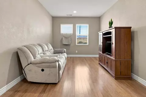 Living - 41367 Farmer Ct, Indio, CA 92203 photo 1 of 7