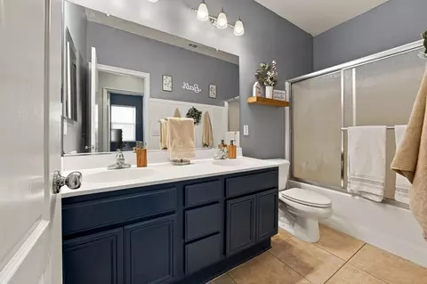 Bath - 41367 Farmer Ct, Indio, CA 92203 photo 2 of 3
