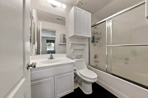 Bath - 41367 Farmer Ct, Indio, CA 92203 photo 3 of 3