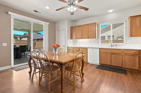 Kitchen - 41367 Farmer Ct, Indio, CA 92203 photo 2 of 4