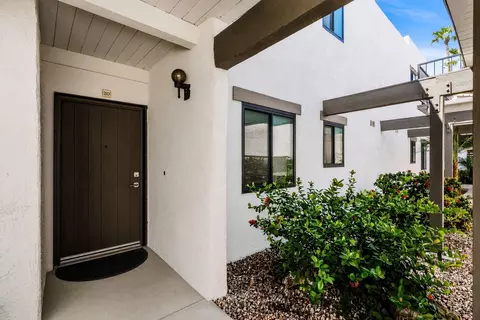 1050 E Ramon Rd, Palm Springs, CA 92264