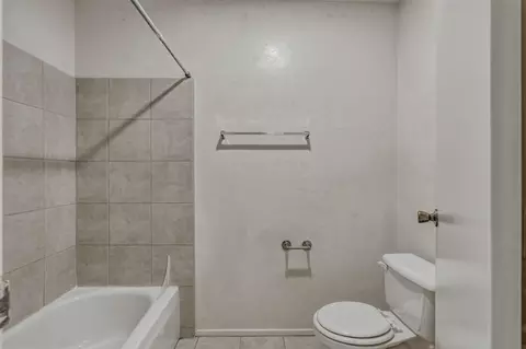 Bath - 48255 Monroe St, Indio, CA 92201 photo 5 of 6