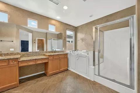 Bath - 82938 Generations Dr, Indio, CA 92203 photo 5 of 8