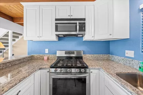 Kitchen - 2190 Tank Rd, Running Springs, CA 92382 photo 2 of 3