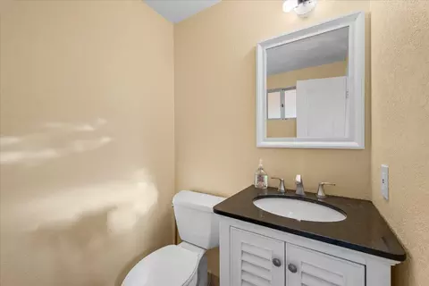 Bath - 2190 Tank Rd, Running Springs, CA 92382 photo 3 of 3