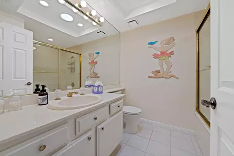 Bath - 44 Maximo Way, Palm Desert, CA 92260 photo 1 of 2