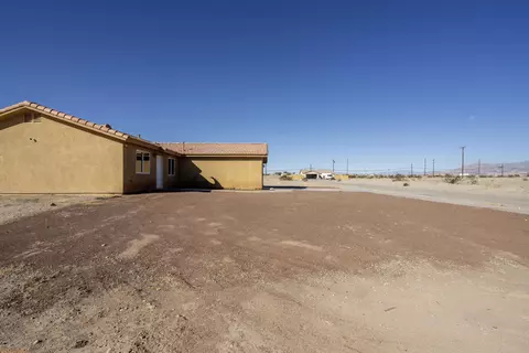 Exterior - 1289 Avalon Ave, Thermal, CA 92274 photo 2 of 6