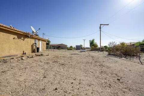 Exterior - 1289 Avalon Ave, Thermal, CA 92274 photo 5 of 6