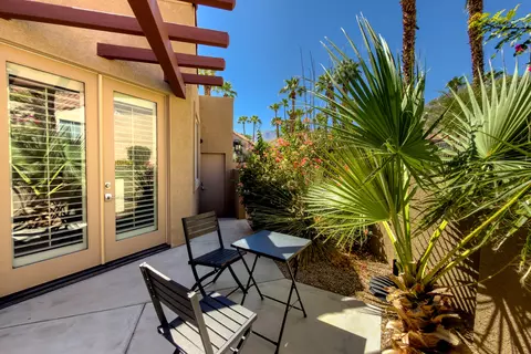 222 Canyon Cir N, Palm Springs, CA 92264