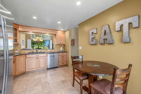 Kitchen - 54872 Oak Tree, La Quinta, CA 92253 photo 4 of 5