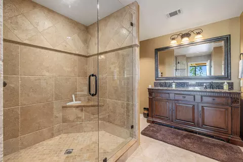 Bath - 54872 Oak Tree, La Quinta, CA 92253 photo 4 of 4