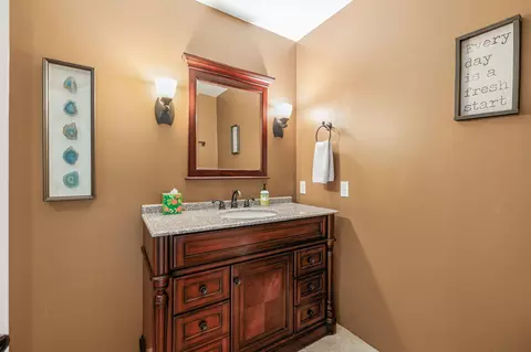 Bath - 54872 Oak Tree, La Quinta, CA 92253 photo 1 of 4