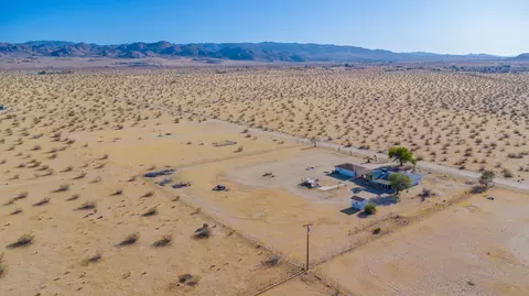 View/Area - 4999 Sungold Ave, Joshua Tree, CA 92252 photo 6 of 9