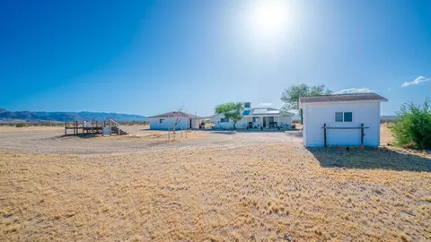 Exterior - 4999 Sungold Ave, Joshua Tree, CA 92252 photo 20 of 45