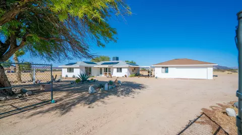 Exterior - 4999 Sungold Ave, Joshua Tree, CA 92252 photo 15 of 45