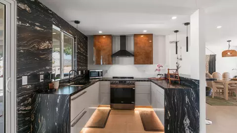 Kitchen - 4999 Sungold Ave, Joshua Tree, CA 92252 photo 2 of 12