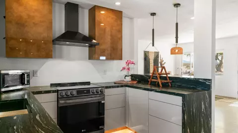 Kitchen - 4999 Sungold Ave, Joshua Tree, CA 92252 photo 5 of 12