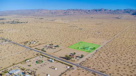 View/Area - 4999 Sungold Ave, Joshua Tree, CA 92252 photo 2 of 9