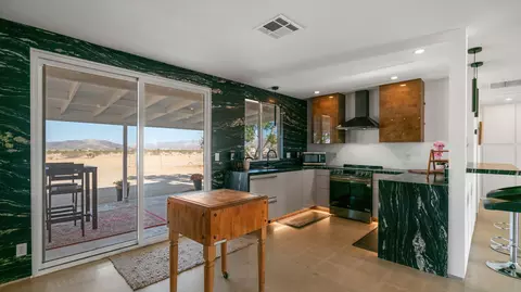 Kitchen - 4999 Sungold Ave, Joshua Tree, CA 92252 photo 9 of 12