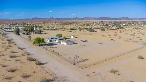View/Area - 4999 Sungold Ave, Joshua Tree, CA 92252 photo 4 of 9