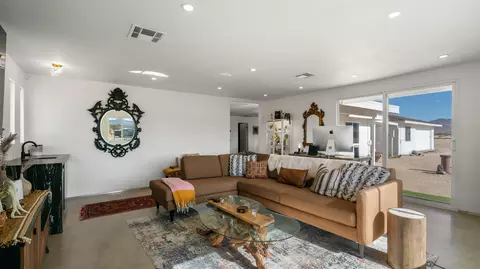 Living - 4999 Sungold Ave, Joshua Tree, CA 92252 photo 3 of 5