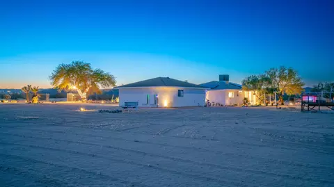 Exterior - 4999 Sungold Ave, Joshua Tree, CA 92252 photo 39 of 45