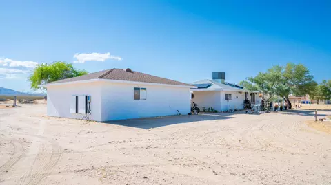Exterior - 4999 Sungold Ave, Joshua Tree, CA 92252 photo 9 of 45