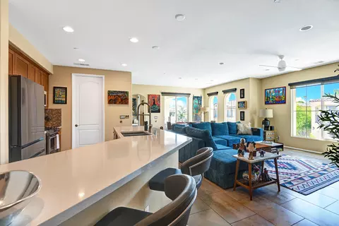 1402 Guzman Ln, Palm Springs, CA 92262