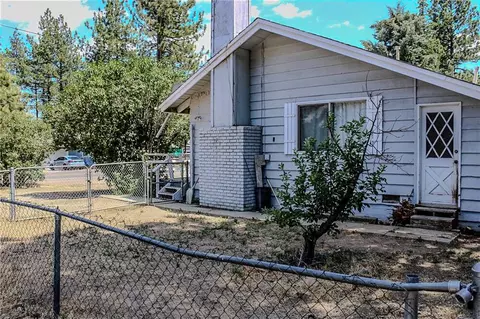 Exterior - 945 Greenway Dr, Big Bear City, CA 92314 photo 5 of 13