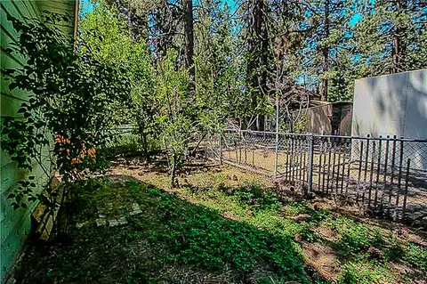 Exterior - 945 Greenway Dr, Big Bear City, CA 92314 photo 12 of 13