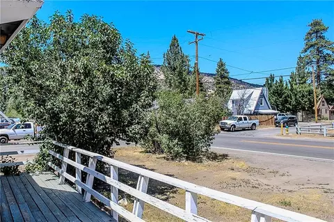 Exterior - 945 Greenway Dr, Big Bear City, CA 92314 photo 2 of 13