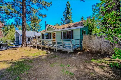 Exterior - 945 Greenway Dr, Big Bear City, CA 92314 photo 7 of 13