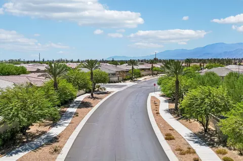 View/Area - 43693 Treviso Dr, Indio, CA 92203 photo 6 of 14