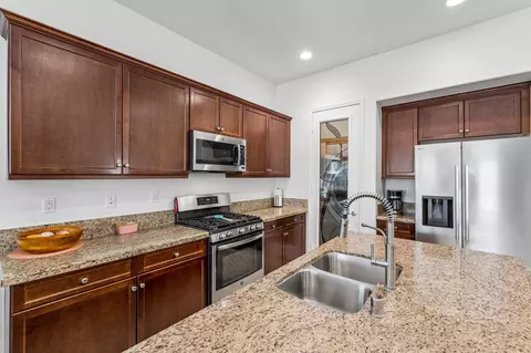 Kitchen - 43693 Treviso Dr, Indio, CA 92203 photo 1 of 4