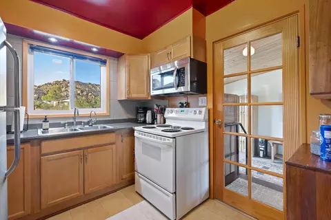 Kitchen - 8427 Rock Haven Rd, Joshua Tree, CA 92252 photo 1 of 4