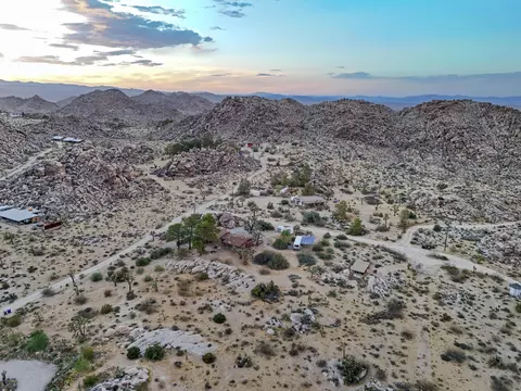 View/Area - 8427 Rock Haven Rd, Joshua Tree, CA 92252 photo 7 of 7