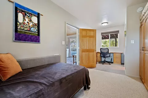 Bedroom - 8427 Rock Haven Rd, Joshua Tree, CA 92252 photo 4 of 10