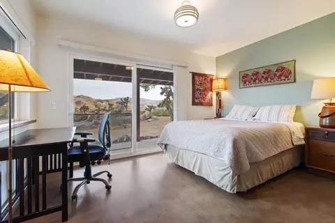 Bedroom - 8427 Rock Haven Rd, Joshua Tree, CA 92252 photo 7 of 10
