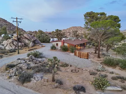 Exterior - 8427 Rock Haven Rd, Joshua Tree, CA 92252 photo 17 of 20