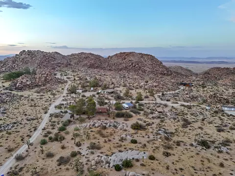 View/Area - 8427 Rock Haven Rd, Joshua Tree, CA 92252 photo 6 of 7
