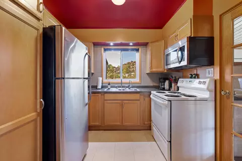 Kitchen - 8427 Rock Haven Rd, Joshua Tree, CA 92252 photo 2 of 4