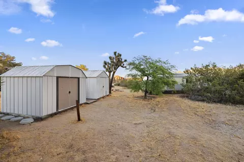 Exterior - 8427 Rock Haven Rd, Joshua Tree, CA 92252 photo 18 of 20