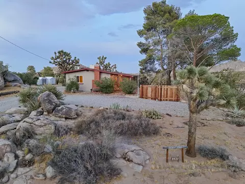 Exterior - 8427 Rock Haven Rd, Joshua Tree, CA 92252 photo 16 of 20