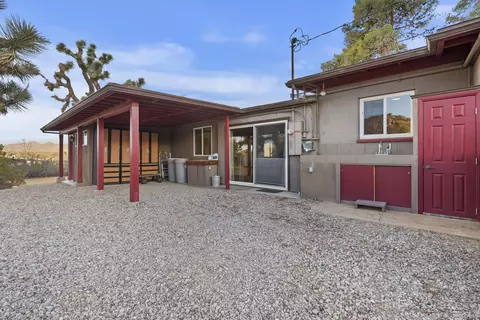 Exterior - 8427 Rock Haven Rd, Joshua Tree, CA 92252 photo 14 of 20