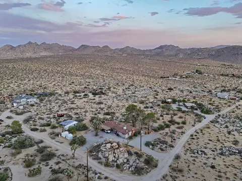 View/Area - 8427 Rock Haven Rd, Joshua Tree, CA 92252 photo 3 of 7