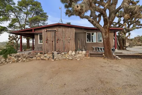 Exterior - 8427 Rock Haven Rd, Joshua Tree, CA 92252 photo 12 of 20