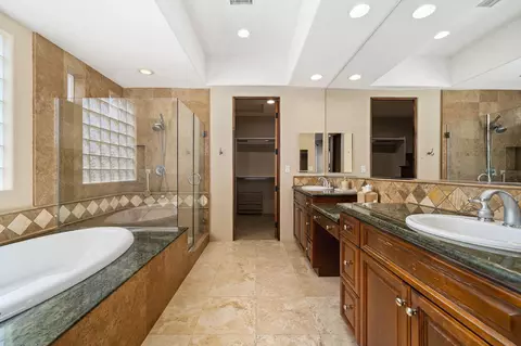 Bath - 81942 Elynor Ct, La Quinta, CA 92253 photo 1 of 5