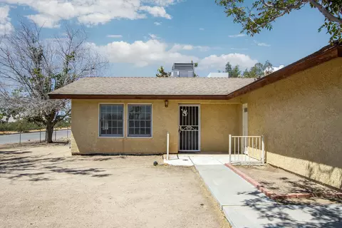 Exterior - 7028 Tamarisk Ave, Yucca Valley, CA 92284 photo 3 of 10